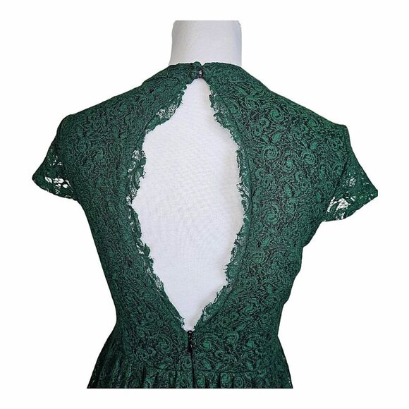 Romeo & Juliet Couture • Green Lace Open Back Dress Size M - Picture 3 of 8
